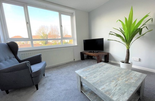 Sheffield Casa | Bright & Airy 3BR Home with Parking