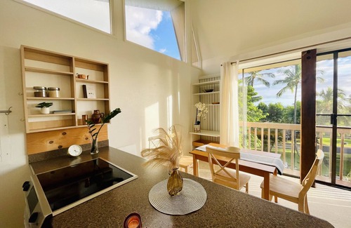 Makaha Valley Casa | Bright Airy Condo in Makaha - 5 mins from the beach!