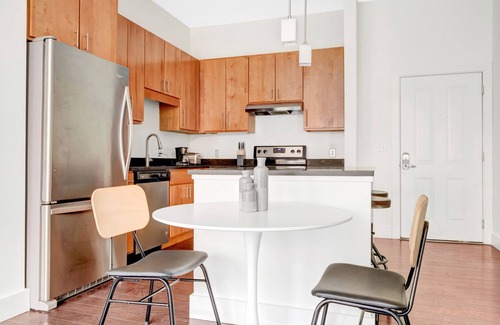 Cambridge Apartamento | Bright Alewife 1BR w/ in-unit W/D close to shopping center, by Blueground