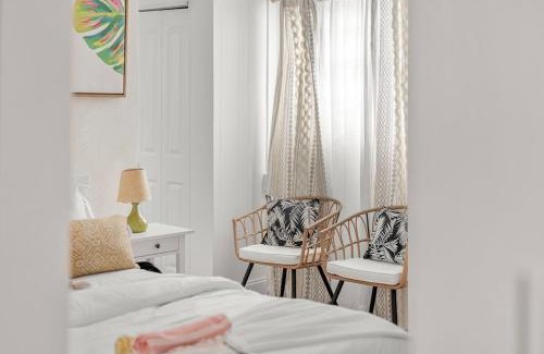 Flamingo Parks Apartamento | Bright and Airy Apartment on Flamingo Dr