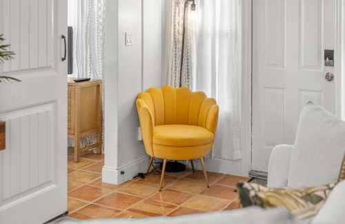 Flamingo Parks Apartamento | Bright and Airy Apartment on Flamingo Dr