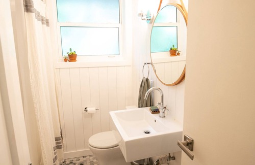 Neptune Beach Casa | Bright and Airy Beach Bungalow