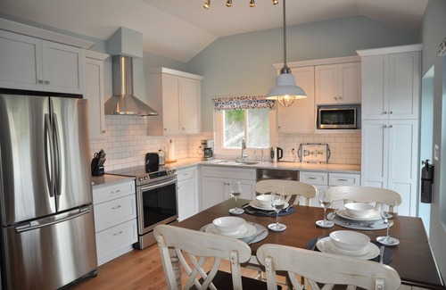 Warwick Cabaña | Bright and Airy Bermuda Cottage - Twizy ready!