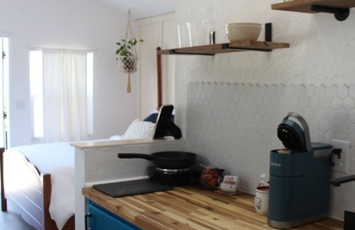 Riviera Beach Cabaña | Bright and airy studio 10 minutes from downtown West Palm Beach!