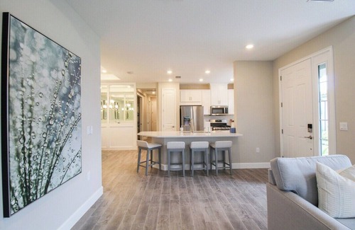 Braden River Casa | Bright and airy waterfront villa in the Esplanade - Sunny Retreat