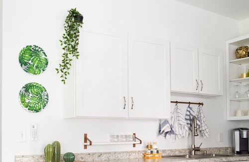 Riverland Terrace Casa | Bright and beautiful 2-bedroom carriage house in Charleston SC with AC, WiFi