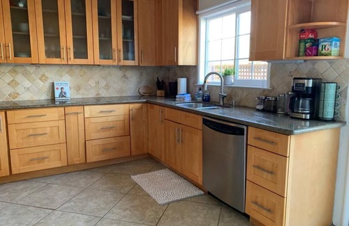 Central San Mateo Casa | Bright and Beautiful Craftsman in downtown San Mateo