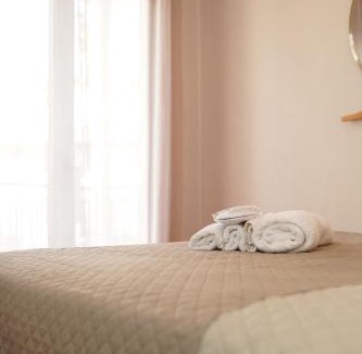 Milea Apartamento | Bright and central apartment