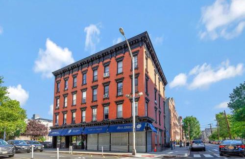 Hoboken Apartamento | Bright and Charming 1BR 15min to NYC
