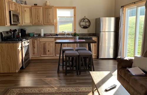 Stowe Area Cabina | bright and clean cabin with spectacular views and close to skiing, hiking etc