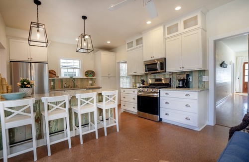 Meadows Casa | Bright and Comfortable 3 bedroom/2.5 bath Classic Conch in the Meadows