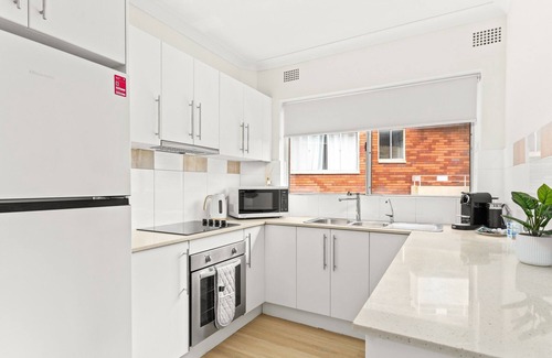 Ryde Apartamento | Bright and convenient apartment, close to shops