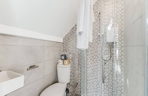 Seven Sisters Condominio | Bright and Cosy Studio - Excellent Location