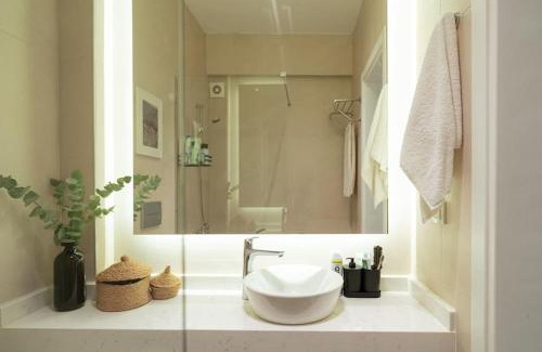 Adalar Apartamento | Bright and Cozy 2BR Apt In The Center Of Buyukada