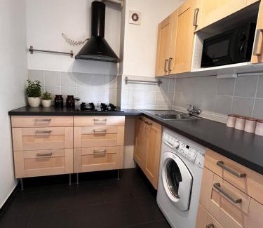 Targowek Apartamento | Bright and cozy 34m apartment near metro M2 and tram