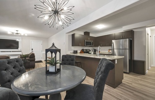 Campbell River Casa | Bright and Cozy suite, great for work stays or vacations heart of Campbell River