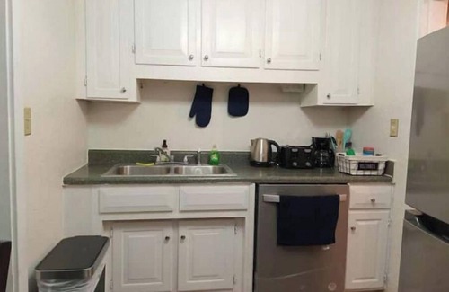 Greenville Cabaña | Bright and Cozy Lighthouse Cottage in Greenville