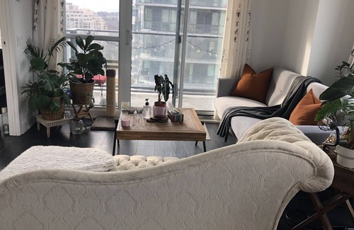 Humber Bay Apartamento | Bright and cozy place close to all amenities, centrally located, lake facing.