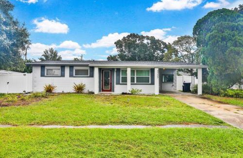Sarasota Springs Casa | Bright and cozy pool home in Sarasota