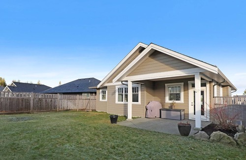 Courtenay Casa | Bright and gorgeous house close to Mt Washington and Crown Isle