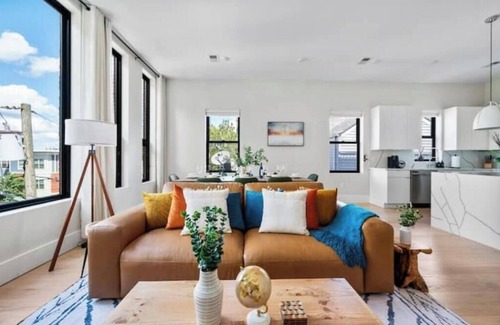 West Side Casa | Bright and Modern Lux Rooftop Retreat w/ NYC Views!