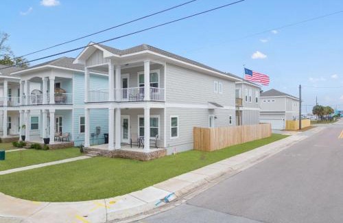 South Pensacola Casa | Bright and open walk to downtown