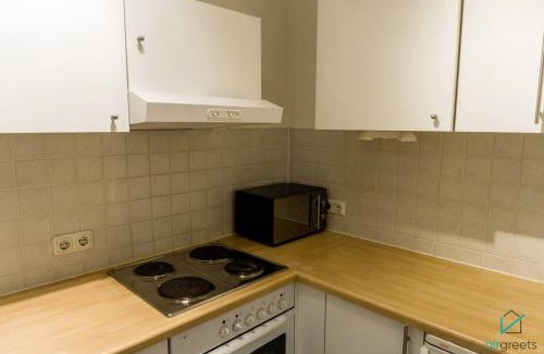 Bogenhausen Apartamento | Bright and Quiet Flat with a Balcony