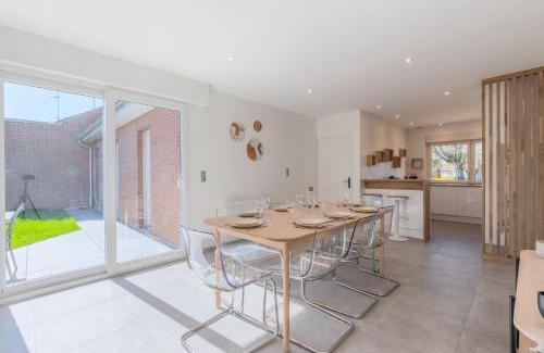 Marcq-en-Baroeul Casa | Bright and renovated house for 8 people parking