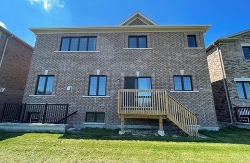 Stayner Casa | Bright and Spacious Beach and Mountain Retreat. Couples, small and big families