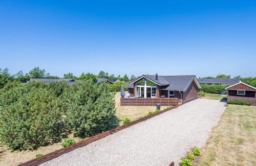 Skaven Strand Casa | Bright and Spacious Family Retreat-By Traum