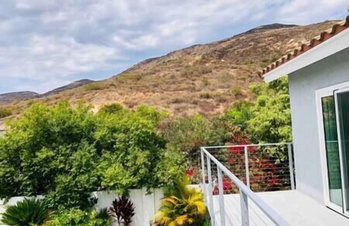 San Carlos Casa | Bright and spacious home with views, pool & spa.