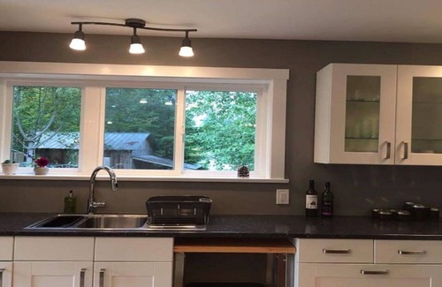 Comox Casa | Suite amplia y luminosa en la deseable península de Comox: corto plazo o vacaciones