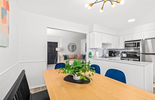 Plymouth Casa | Bright and Stylish 2BR Home! Walk to Downtown/Near Freeways/Private Backyard