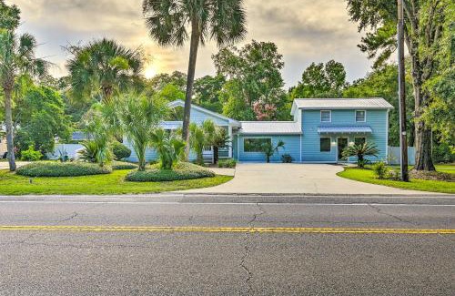 Murrells Inlet Casa | Bright and Sunny Home about 14 Mi to Myrtle Beach!