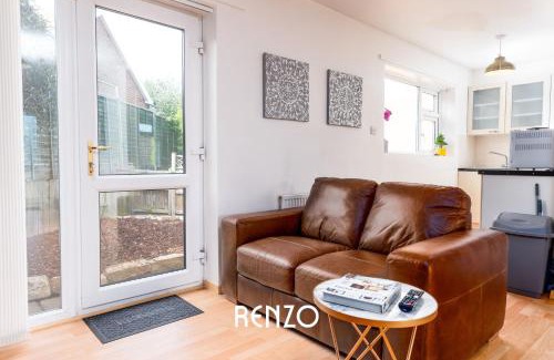 Wilford Apartamento | Bright and Warm 1-bed Annexe in West Bridgford, Nottingham by Renzo, Free Driveway Parking!