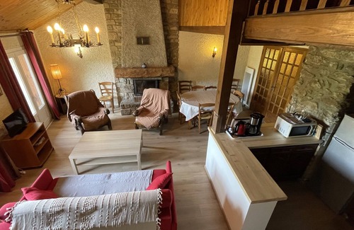 Planes Casa | Casa luminosa y cálida en el corazón de la granja.
