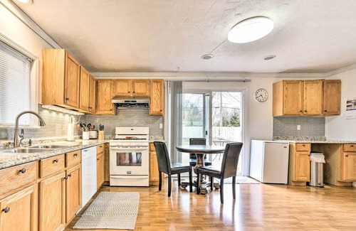 Allen Casa | Bright Ann Arbor Home w/ Yard, 3 Mi to U of M