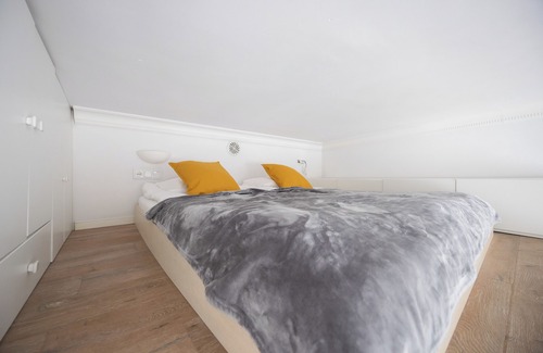 Praga Apartamento | Bright Apartment for 4 by Renters