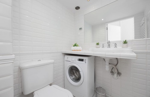 Praga Apartamento | Bright Apartment for 4 by Renters