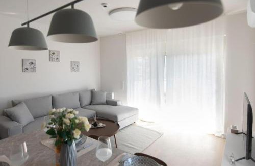 Kaisariani Apartamento | Bright apartment in the New building (FORM F1)