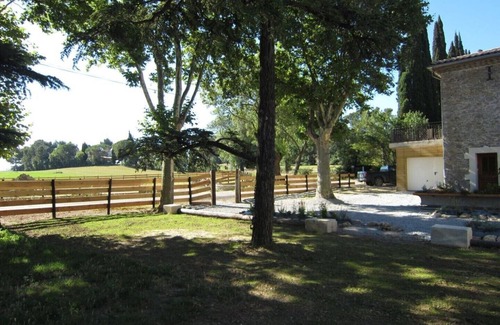 Villalbe Apartamento | Apartamento luminoso, con mucho carácter, terraza privada, piscina, jardín.