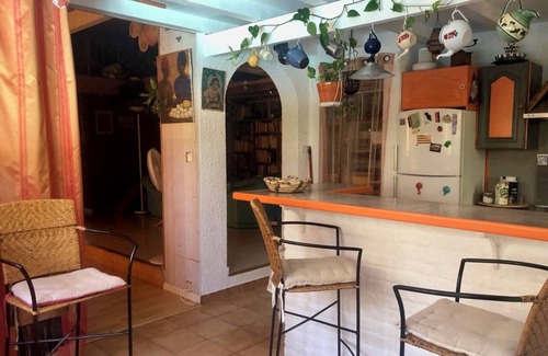 Garrigues Villa | Villa luminosa y bonita, piscina privada, terrazas y jardín, cerrada.