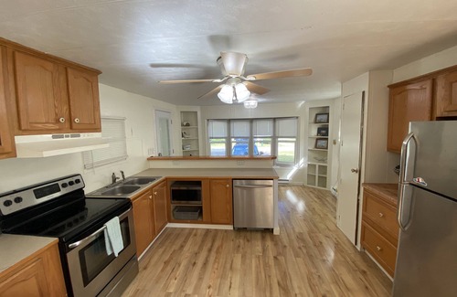 Clarksville Cabaña | Bright & Beachy 3 Bedroom Home in Quiet Beach Town, sleeps 10+