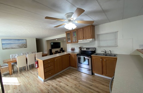 Clarksville Cabaña | Bright & Beachy 3 Bedroom Home in Quiet Beach Town, sleeps 10+