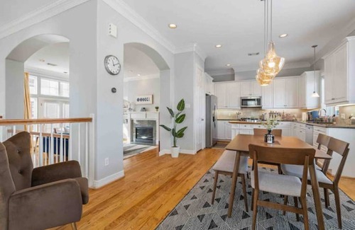 Midtown Casa | ⭐️ Bright & Beautiful 3bd/3.5ba Townhouse in Midtown ⭐️ Centrally located