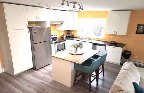 Brackendale Apartamento | Bright, Beautiful Guesthouse in Sunny Brackendale