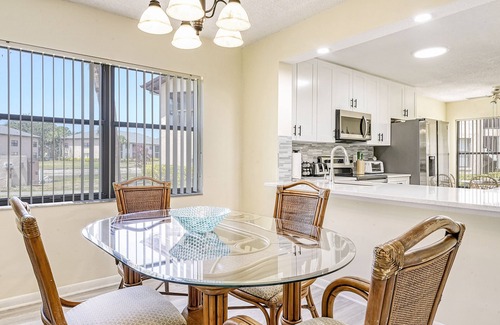 South Bradenton Condominio | BRIGHT, BEAUTIFULLY UPGRADED FIRST FLOOR END-UNIT AT SHOREWALK