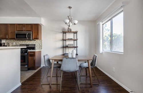Beverly Grove Apartamento | Bright Beverly Hills 1BR near Shops on Rodeo Drive, by Blueground