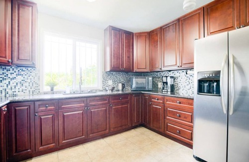 Hacienda Heights Casa | Bright Bliss Retreat: 3-Bedroom, 1-Bathroom Retreat near LA with High-Speed Internet, Central AC, Full Kitchen, and On-Site Laundry.