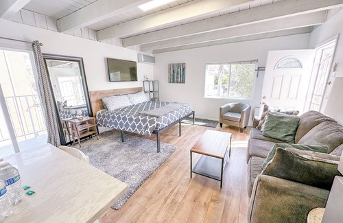 Crown Point Apartamento | Bright & Breezy Bay Crown Point Studio +AC +Bikes BLUE HILL
